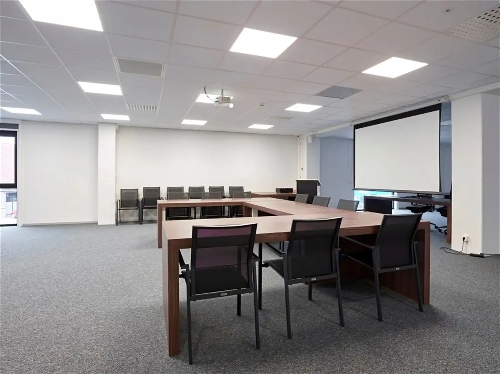 Moderne instapklare kantoren op strategische locatie in Kortrijk foto 10