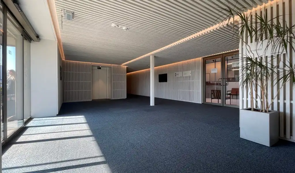 Gerenoveerde kantoren te huur in Hangar 26 op het Eilandje in Antwerpen foto 4