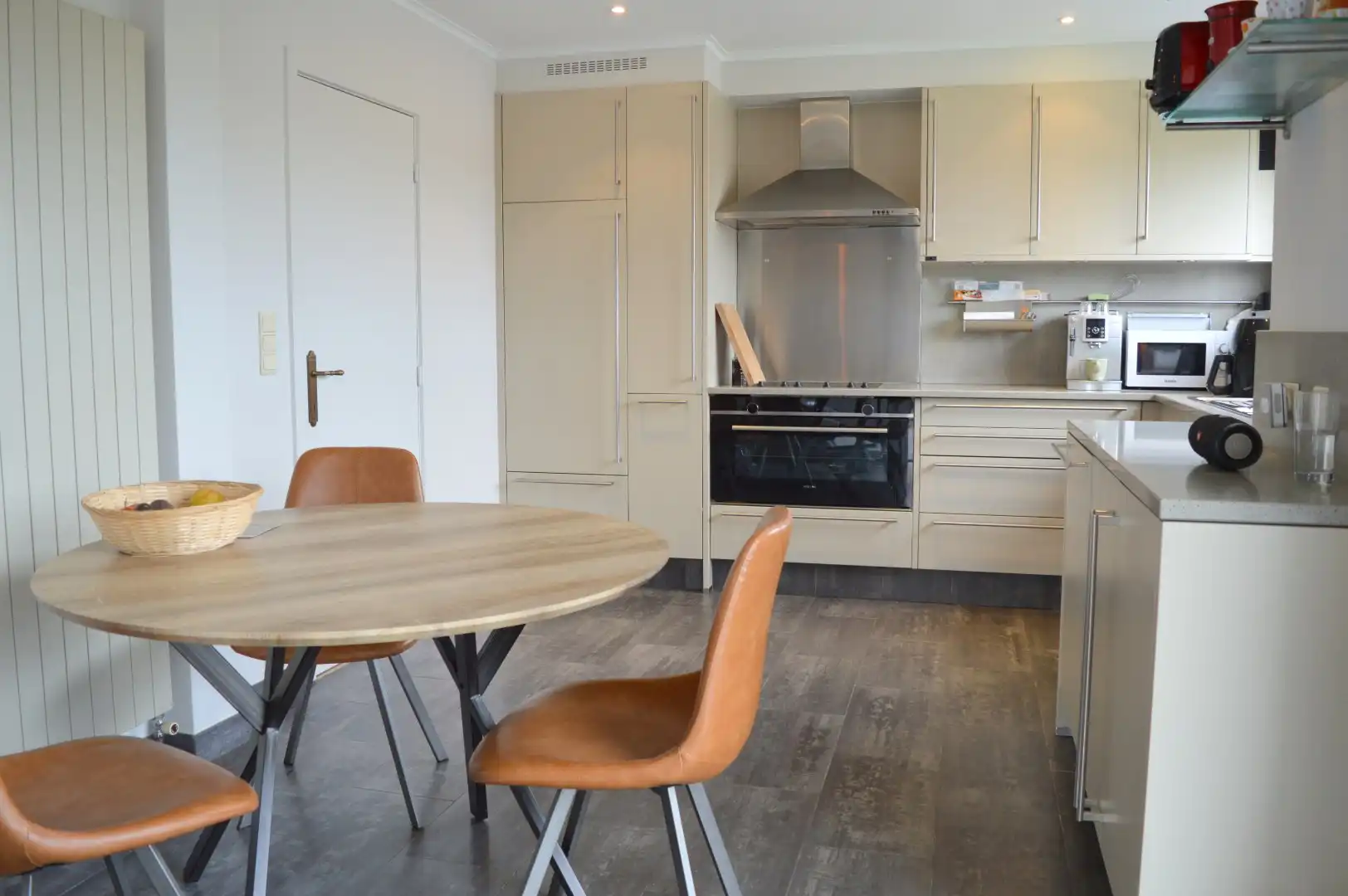 Karaktervol gerenoveerd appartement met 4 slaapkamers en ruim terras (verbruik ingebrepen!) foto 5