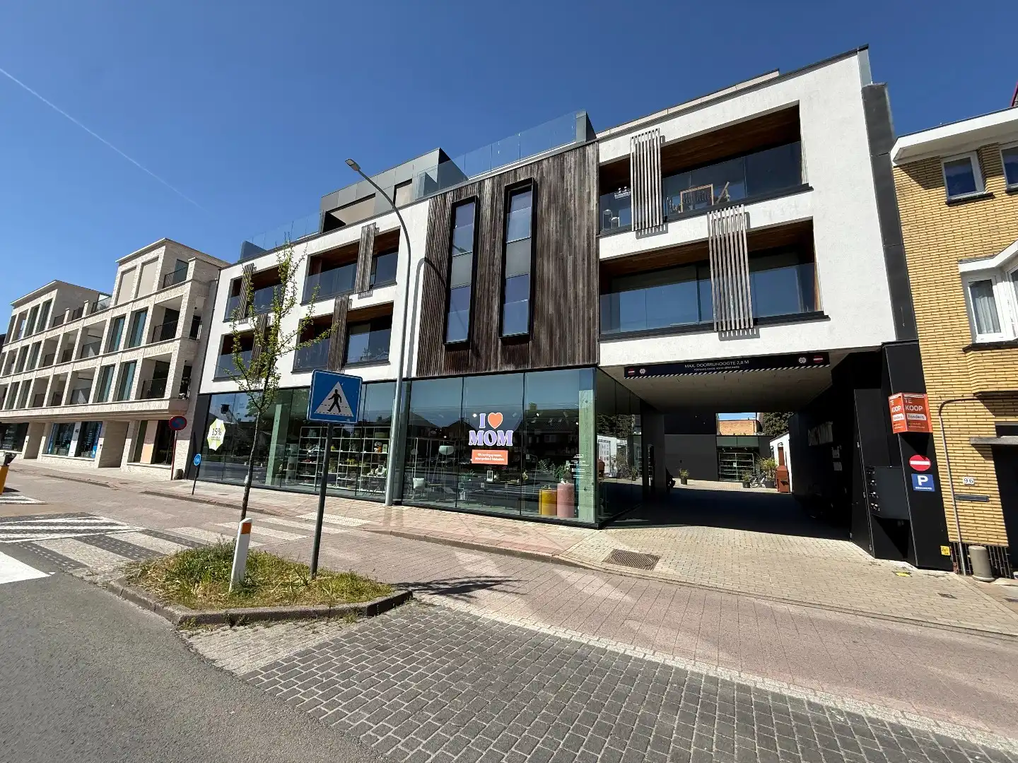 Ondergrondse garagebox op topligging in Sint-Andries foto {{pictureIndex}}