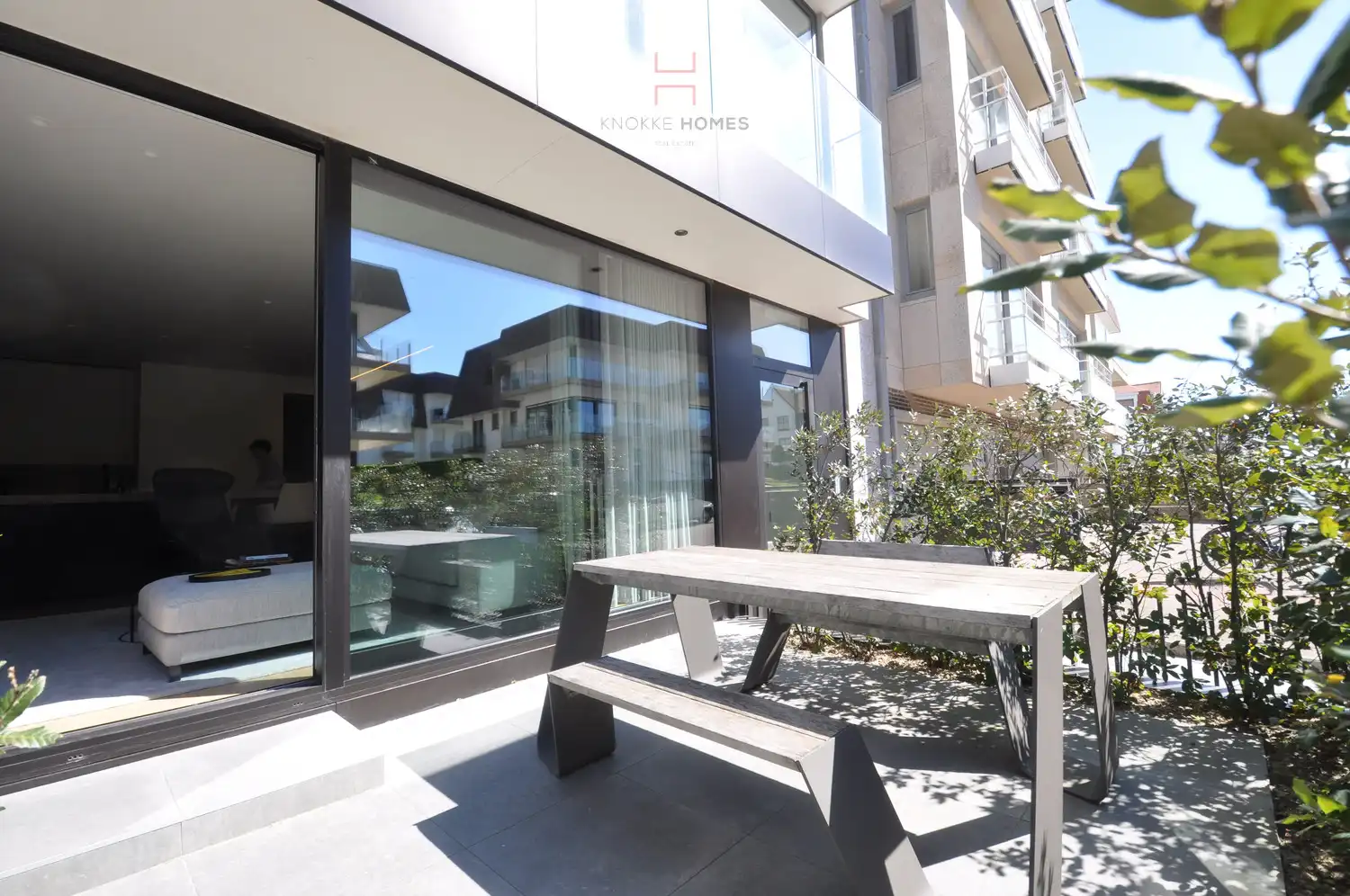 Stijlvol en instapklaar appartement  op toplocatie, dichtbij van strand te Duinbergen. foto 5