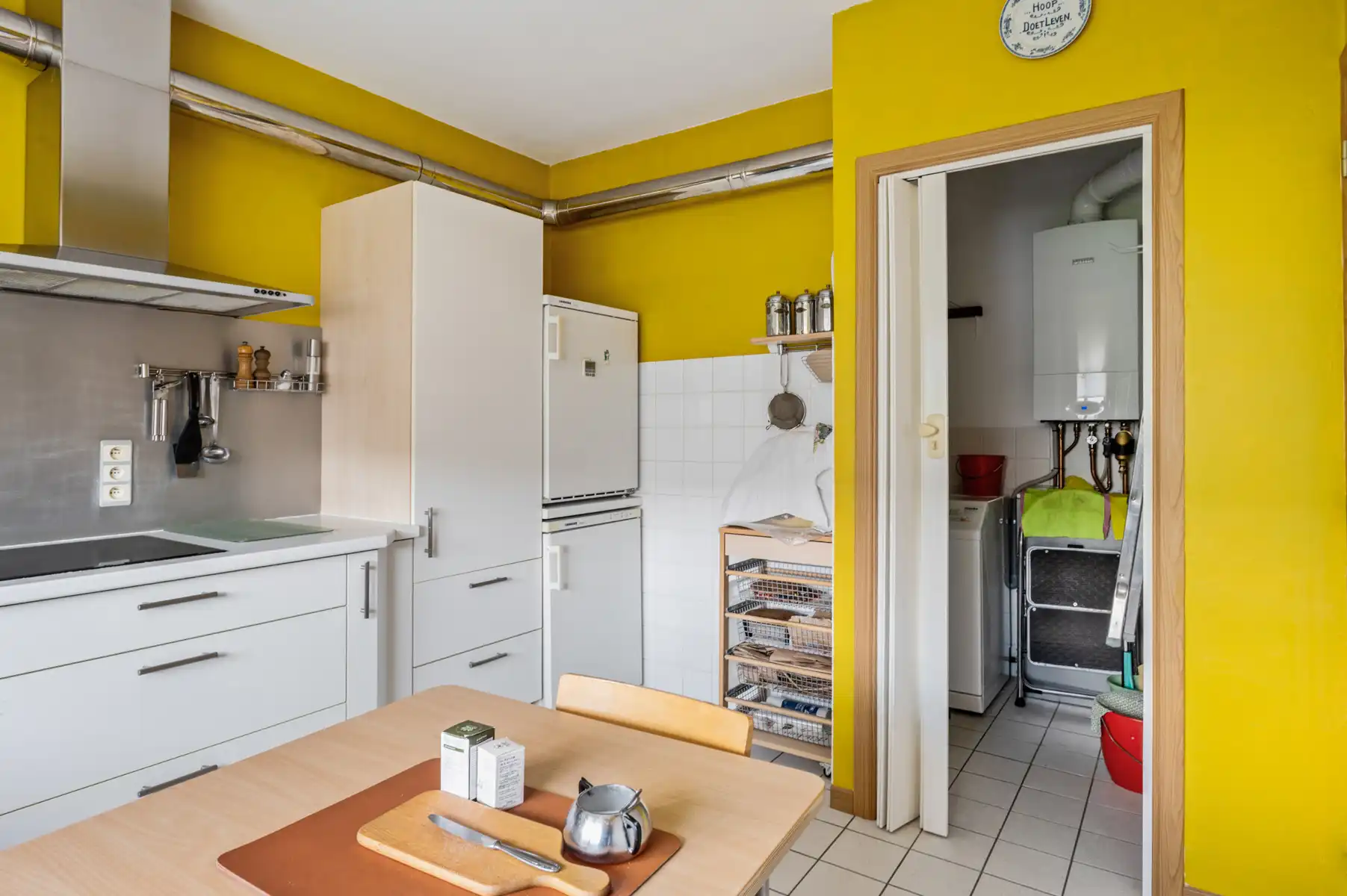 Rustig wonen met terras, 3 slaapkamers en private parking foto 6