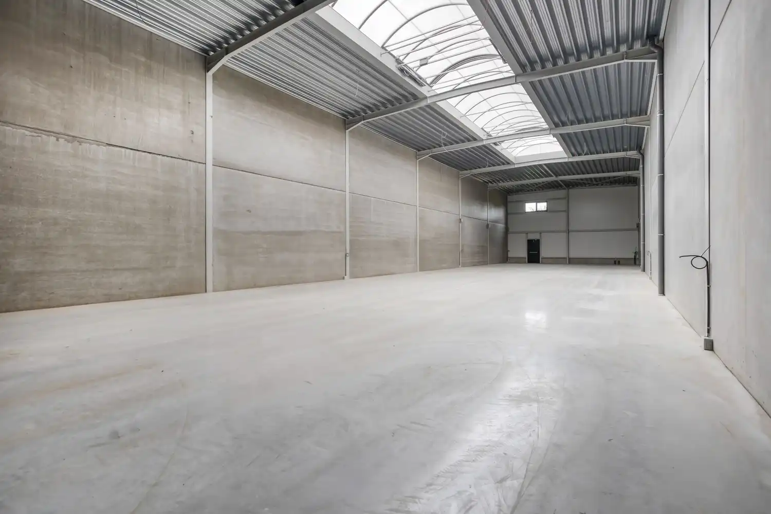 Nieuwbouwloods van 430 m² op toplocatie in Europark, Lanaken, te huur! foto 4