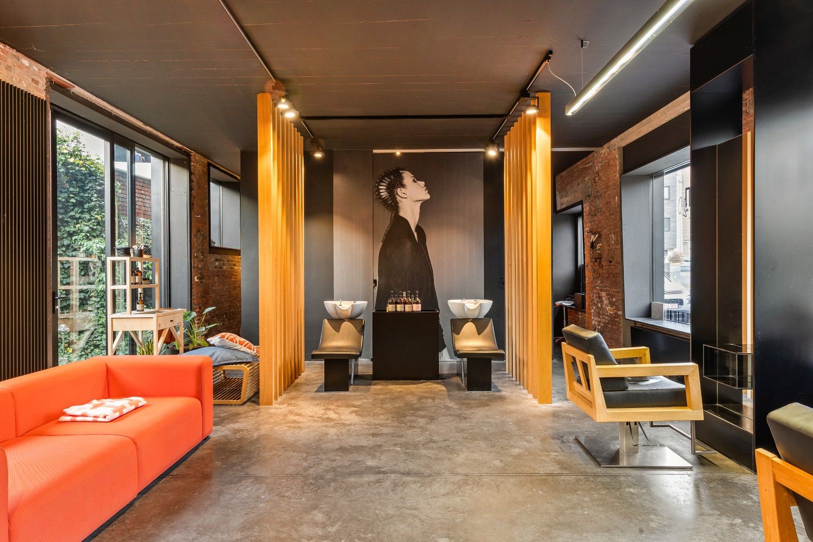 HIGH-END HANDELSRUIMTE OF KANTOOR MET GARAGE foto 9