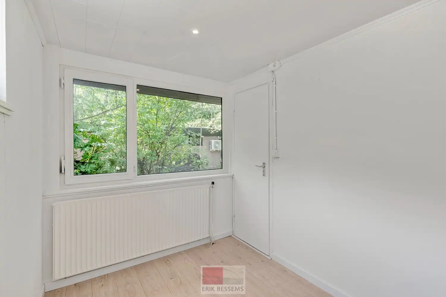 Recent gemoderniseerde bungalow, gelegen op het vakantiepark Sunclass Sonnevijver. foto 15