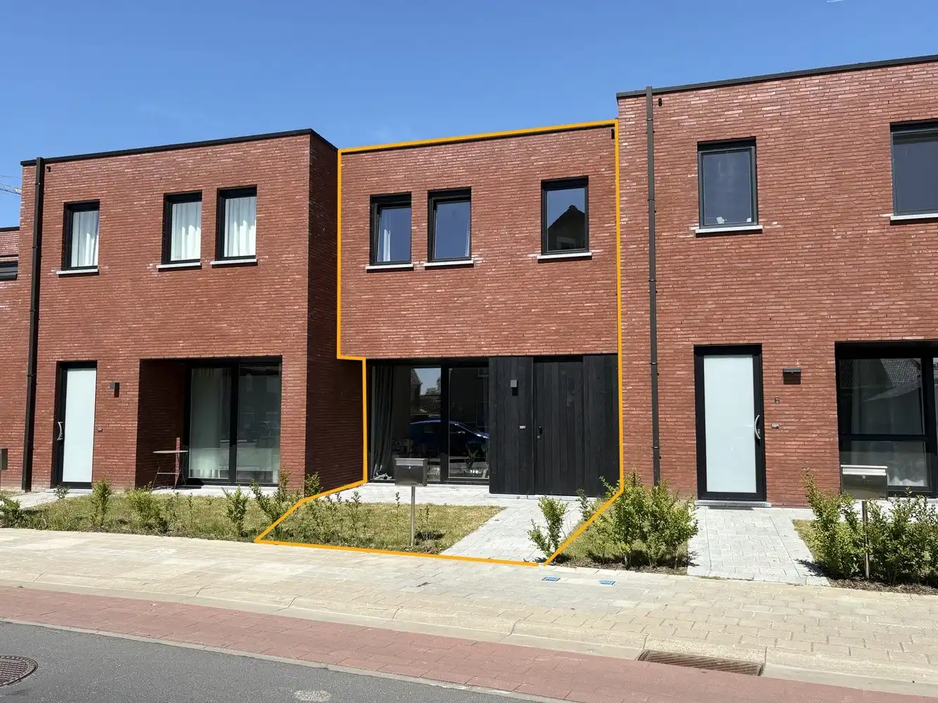 Lichtrijke nieuwbouwwoning in het hartje van Torhout foto 13