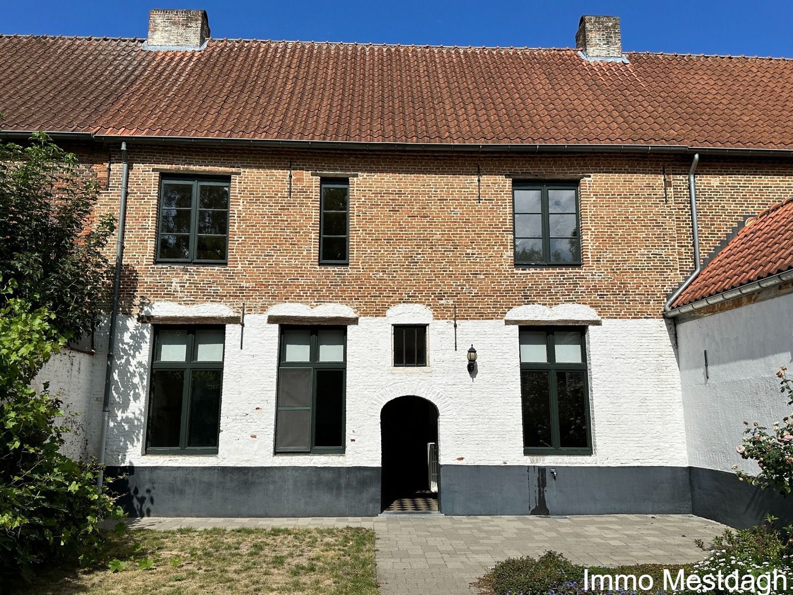 ERFPACHT: Pittoresk gelegen en gerenoveerde Begijnhofwoning met stadstuin. foto 3