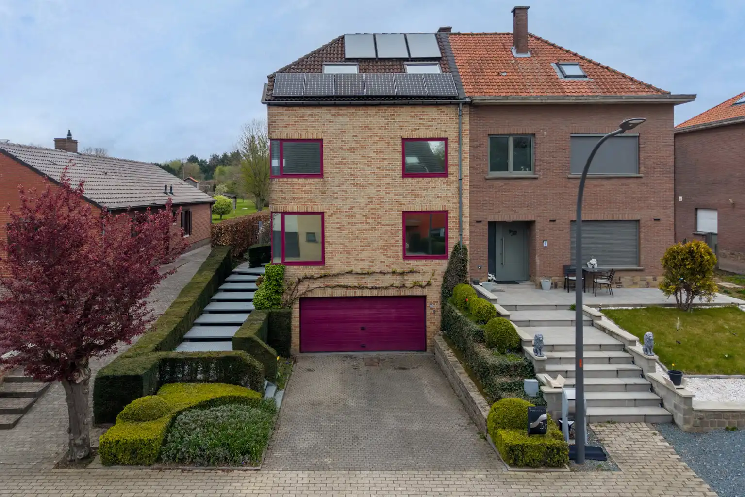 Ruime woning: 5 slpks, garage en grote tuin op toplocatie foto 2