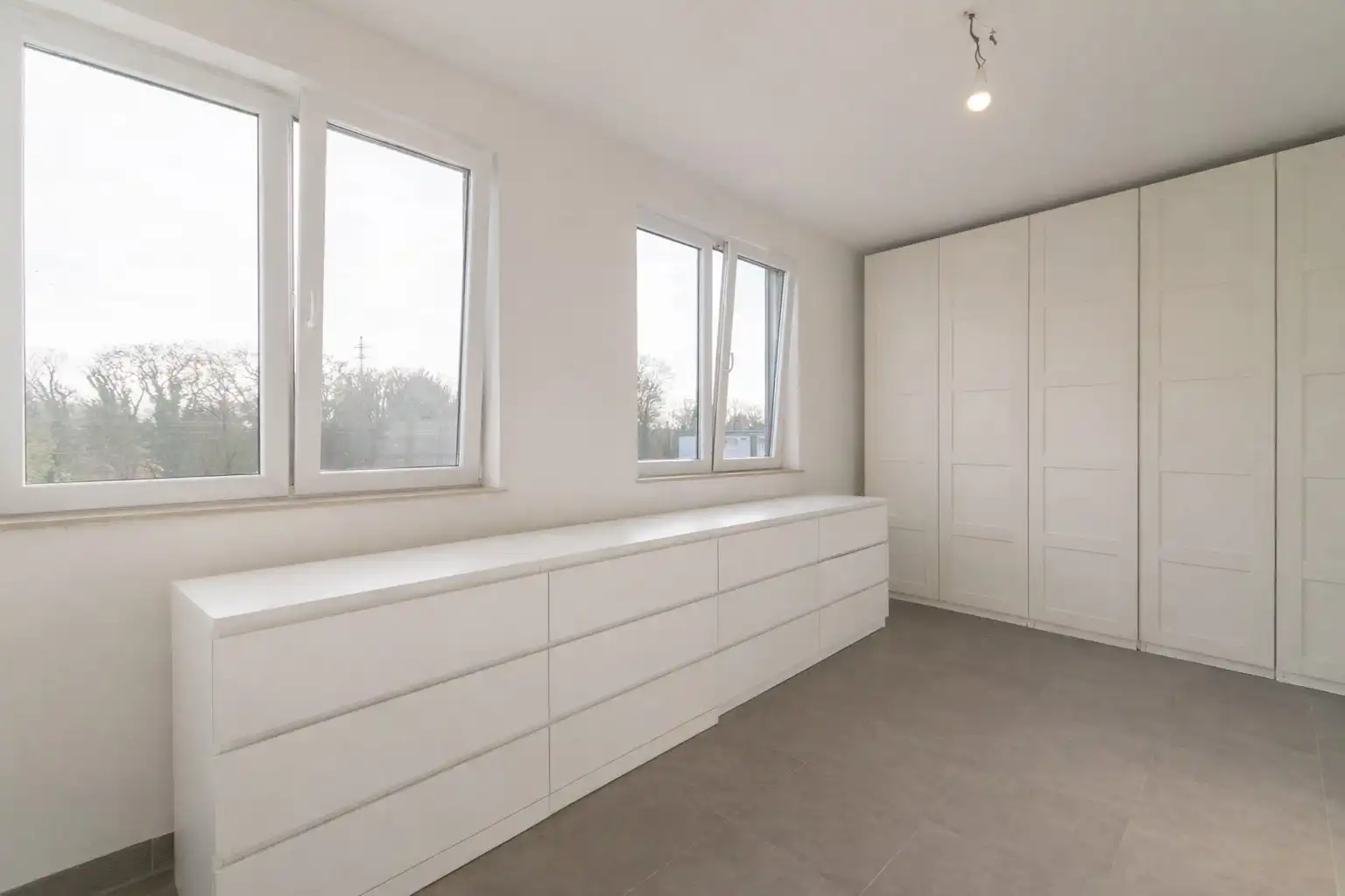 OPBRENGSTGEBOUW MET 4 RUIME APP + HANGAR (350m²)! foto 7