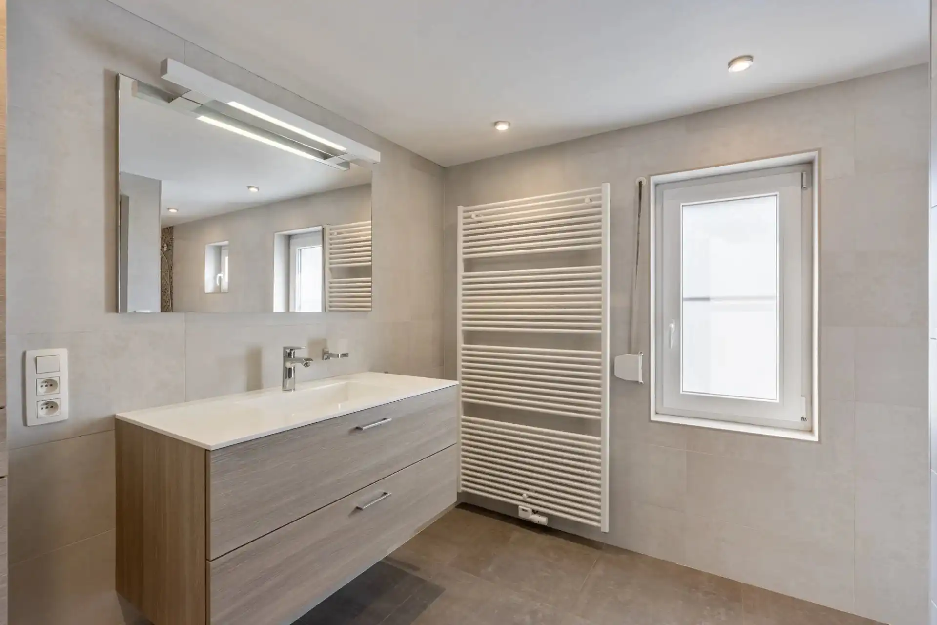 Vernieuwde woning te Helchteren foto 2