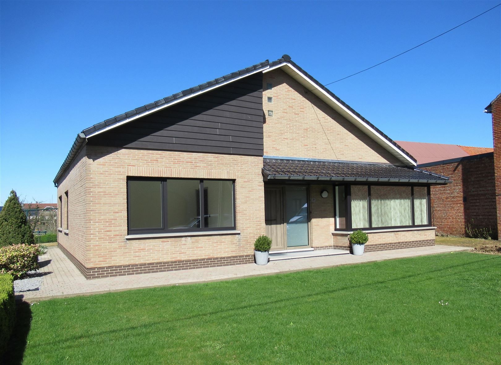 Huis foto {{pictureIndex}}