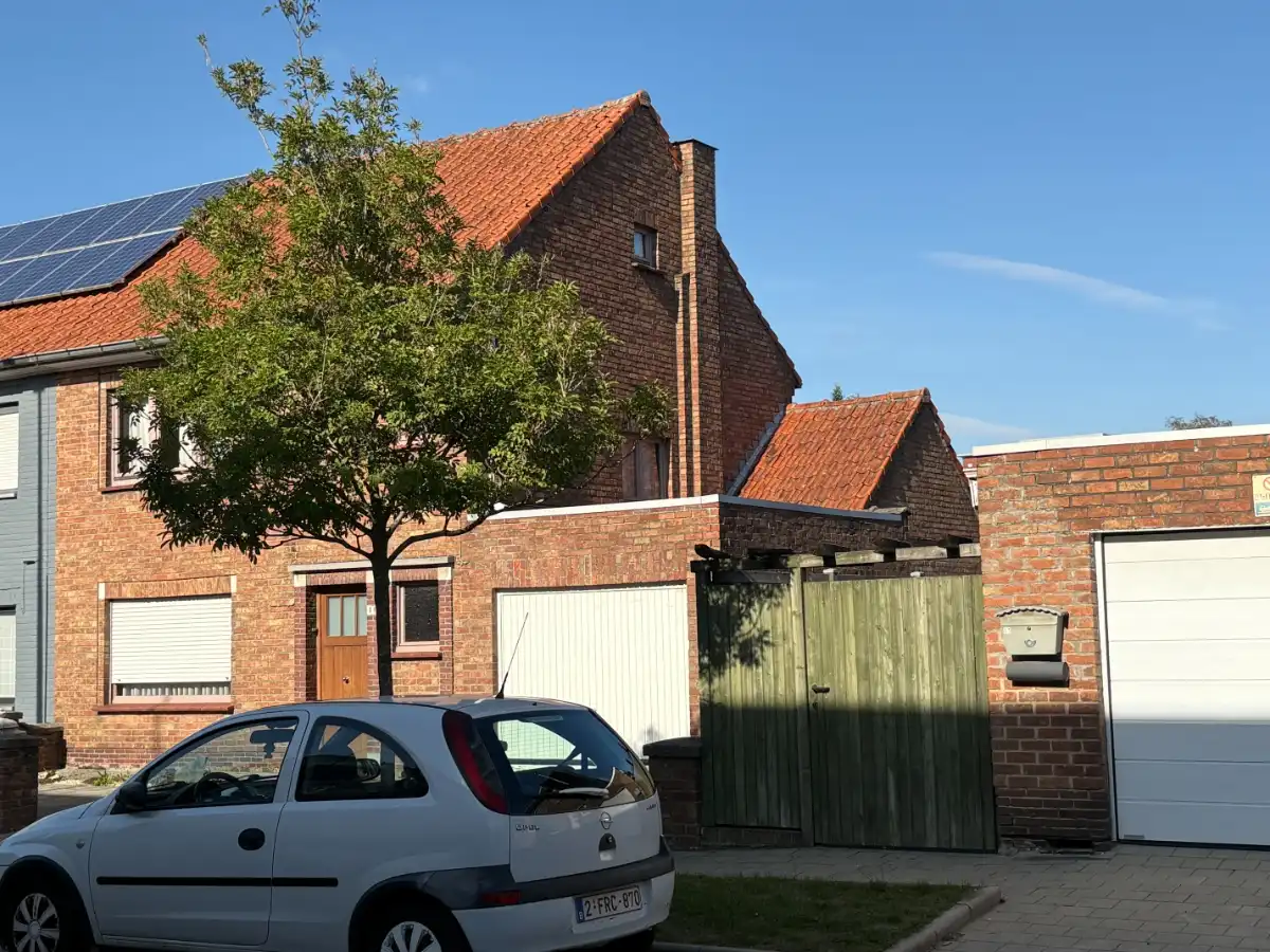 drie slaapkamer ééngezinswoning met garage en tuin foto 32
