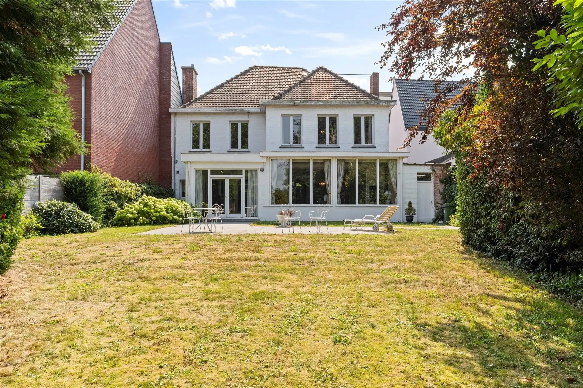 Voormalige dokterswoning, zeer unieke woning mt grote oppervlakten foto 16