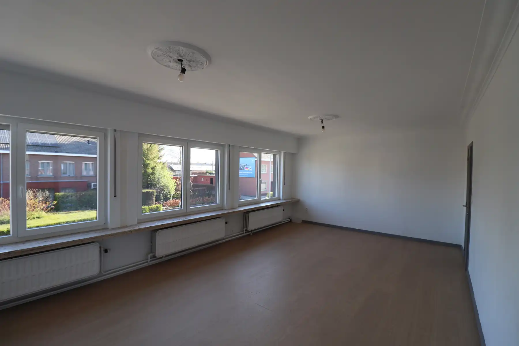 Handelspand met bovengelegen appartement nabij het centrum van Merksplas.  foto 13