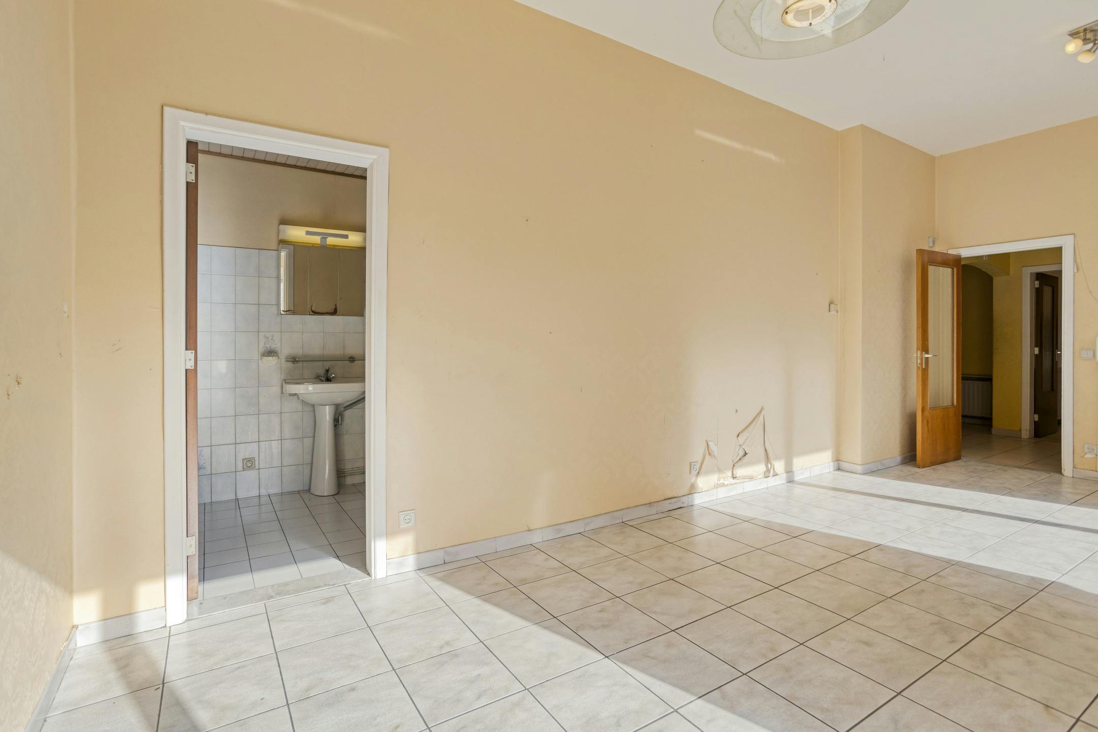 Gelijkvloers appartement met 1 slaapkamer en tuin te koop in Wilrijk foto 14