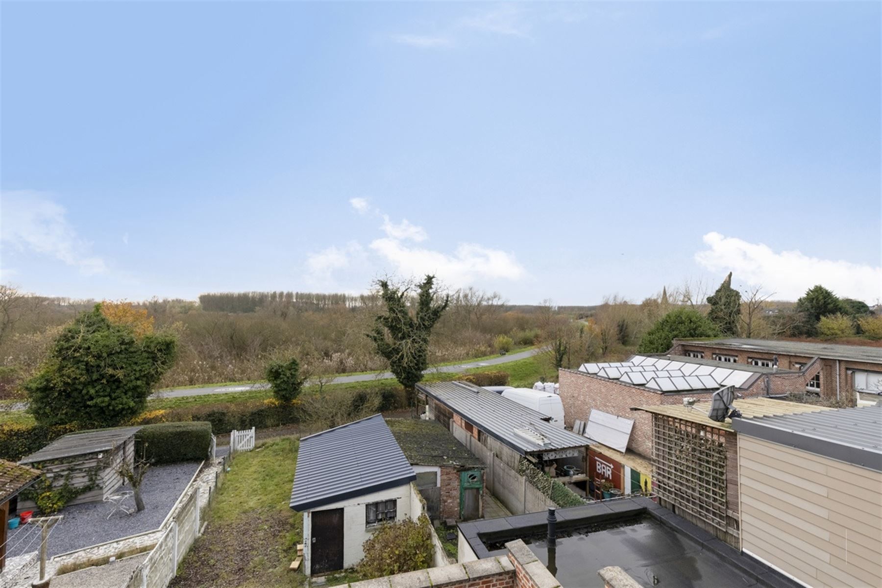 Instapklare gezinswoning met 3 slaapkamers foto 23