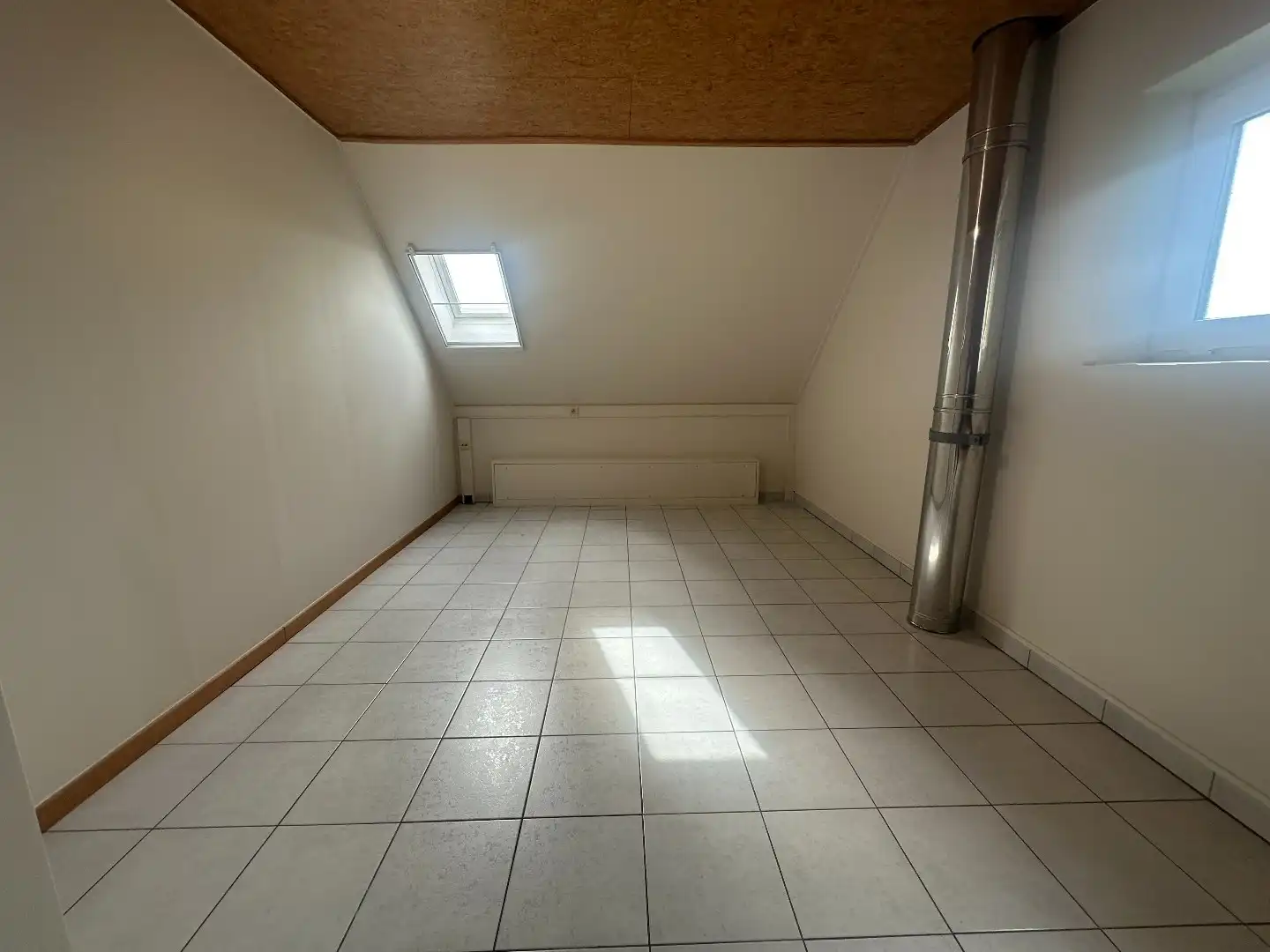 Gezellige gerenoveerde woning met 3 slpk, carport en tuintje, rustige ligging te Torhout foto 16