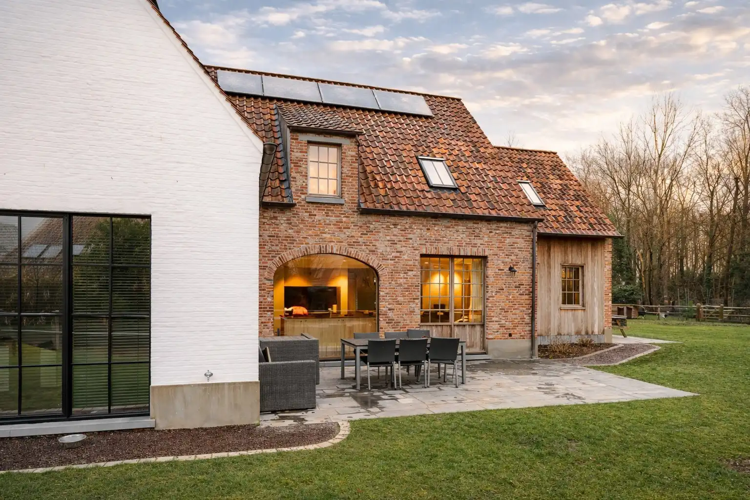 Fantastisch huis op een groene locatie te Moerkerke foto {{pictureIndex}}