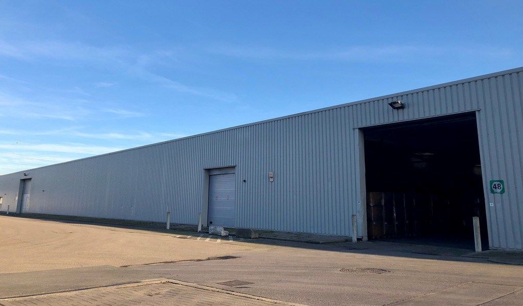 Magazijn met kantoor te huur op industriële site te Malle foto 2