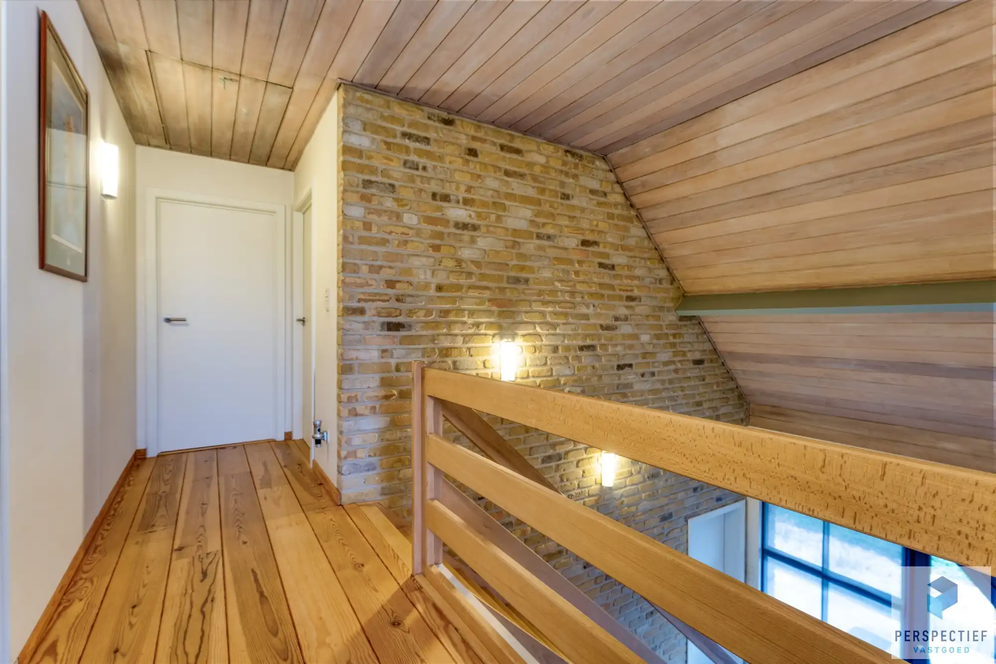 Centraal gelegen villa  met mooie tuin op 734 m² foto 14