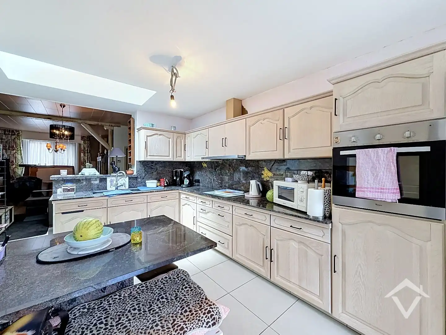 Instapklare woning met twee slaapkamers en terrastuin op één uiterst centrale ligging te Roeselare foto 7