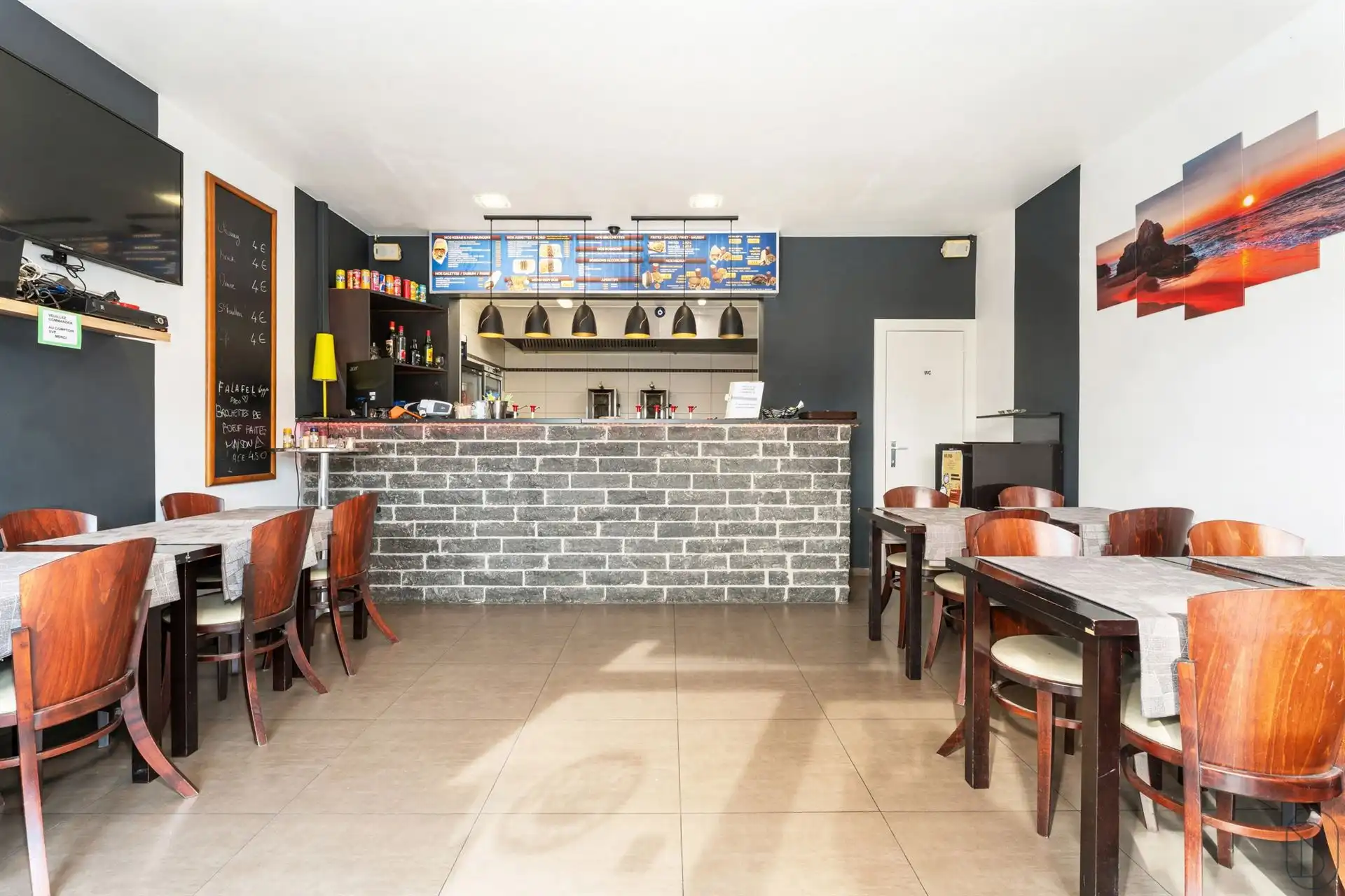 Ruime woning met tuin en handelsgelijkvloers foto 18