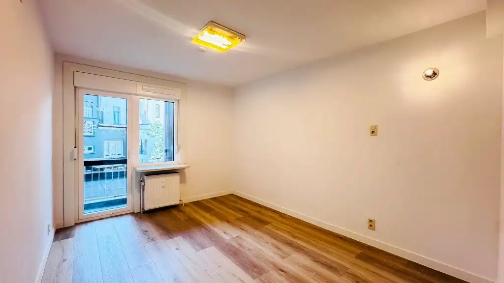 Centraal gelegen gerenoveerd 3-slaapkamerappartement met 2 terrassen foto 13
