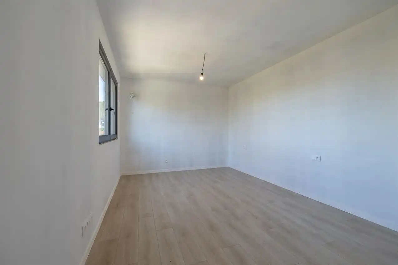 Kwalitatief afgewerkte nieuwbouwwoning met 3 slk. foto 13