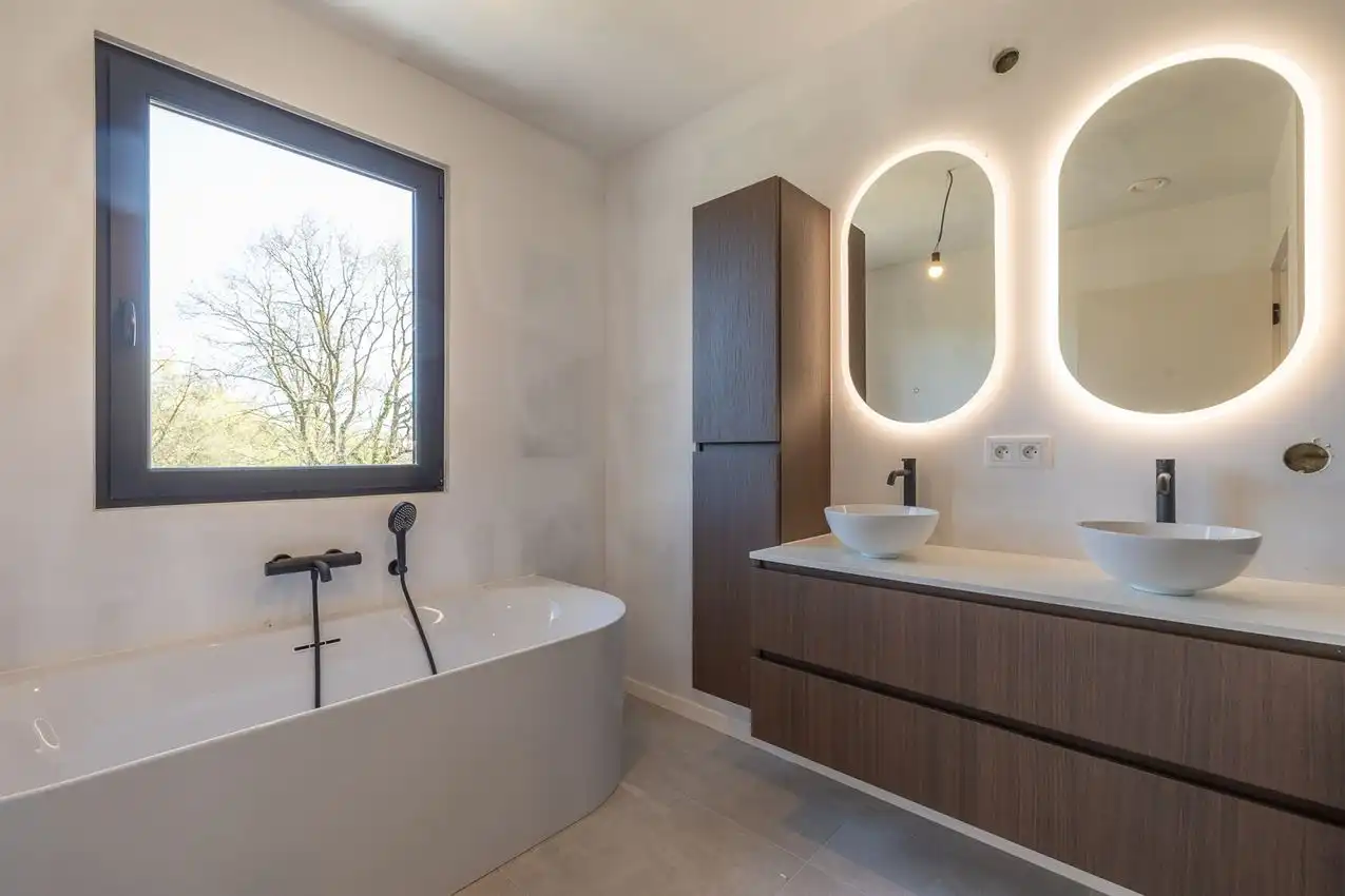 Kwalitatief afgewerkte nieuwbouwwoning met 3 slk. foto 13