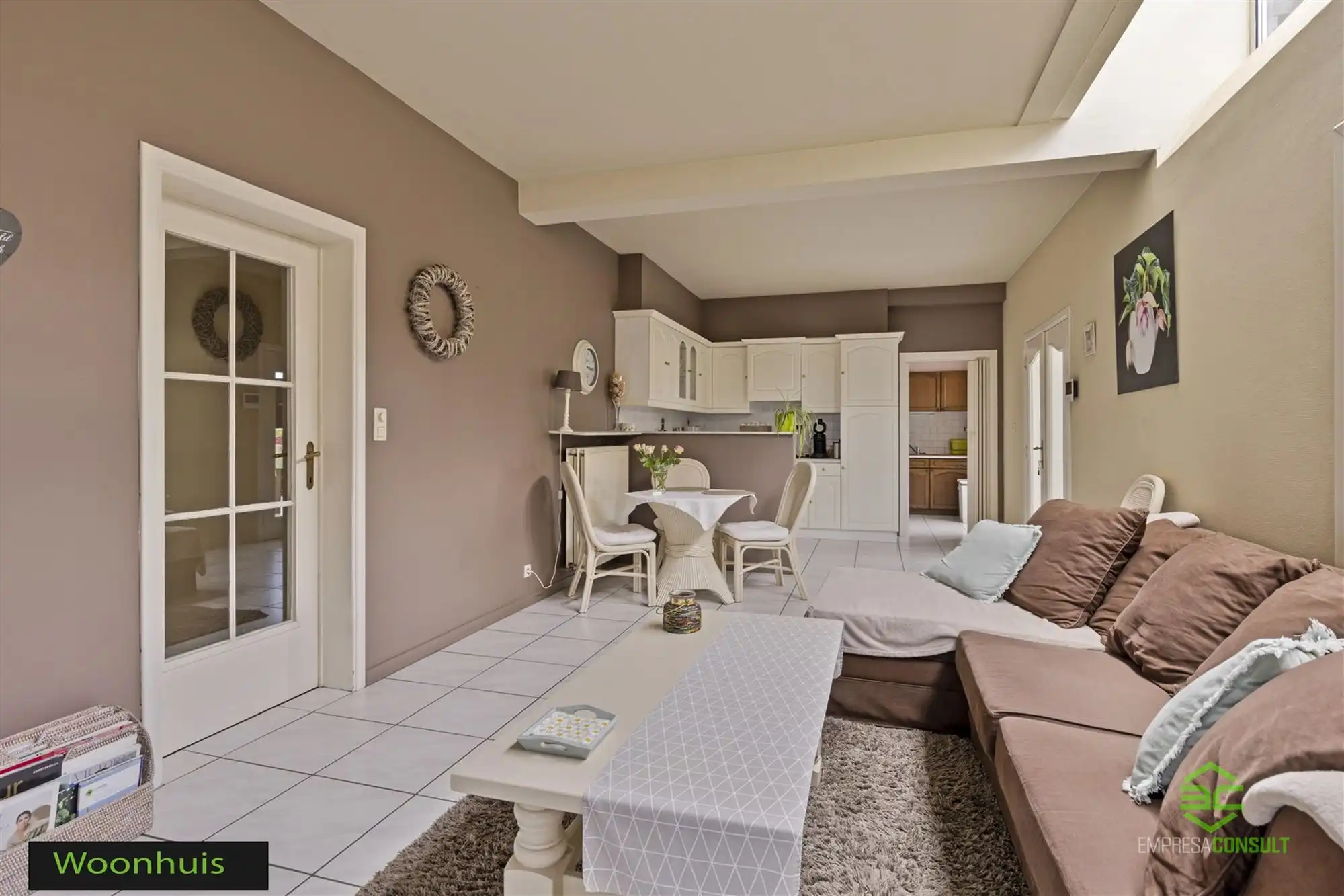 Ruime woning met 8 slpk + 1 magazijn op 21a 24ca! foto 8