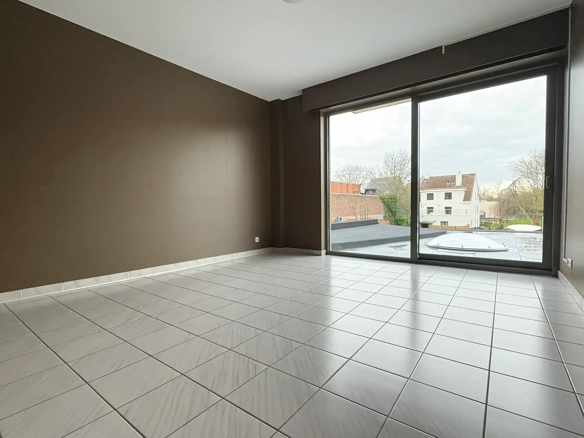 Ruim tweeslaapkamer appartement te huur in hartje Deinze foto 6