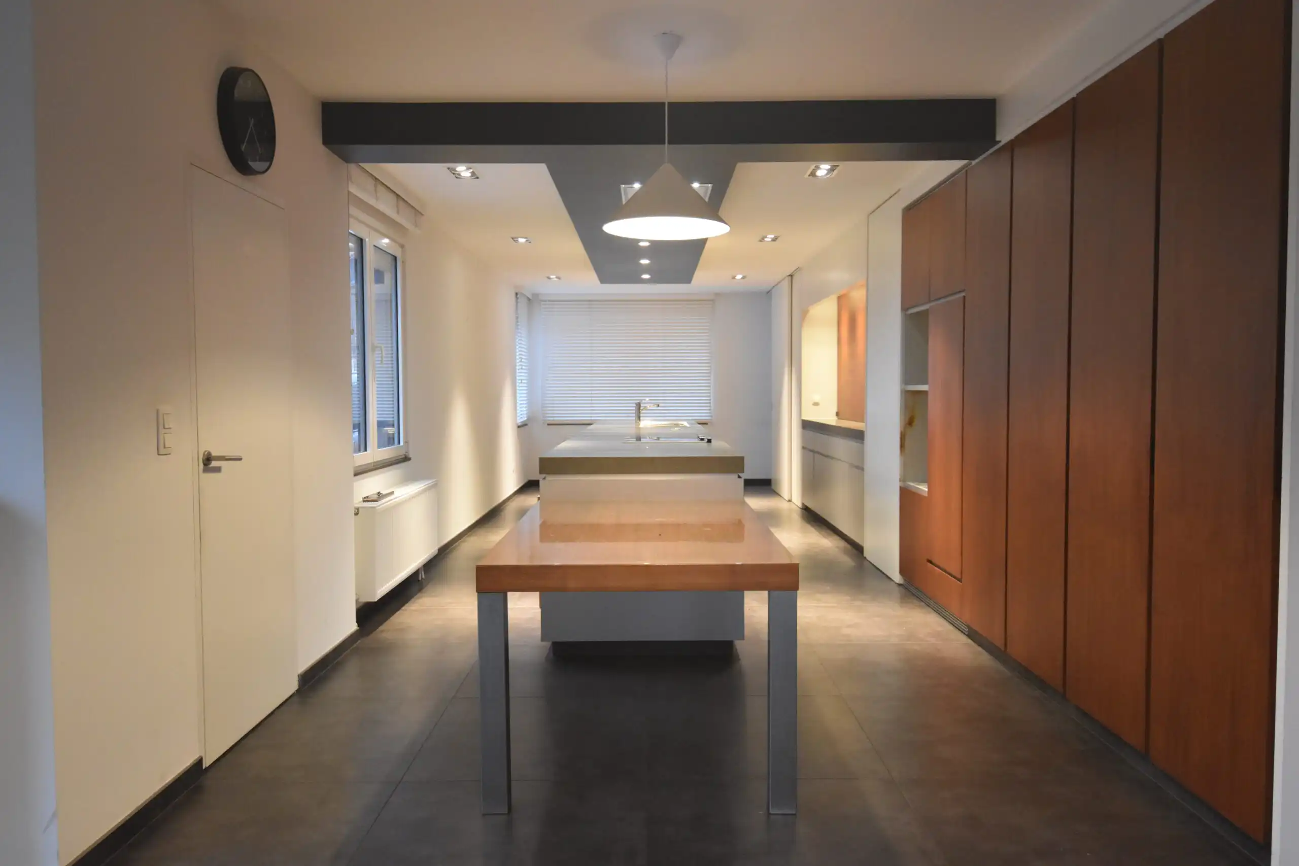 Volledig gerenoveerde woning met tuin en carport foto 15