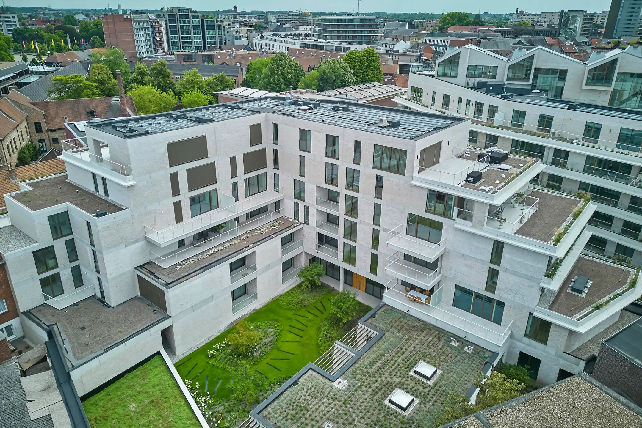 INSTAPKLAAR BEN-APPARTEMENT 100m², MET 2 SLAAPKAMERS foto 11