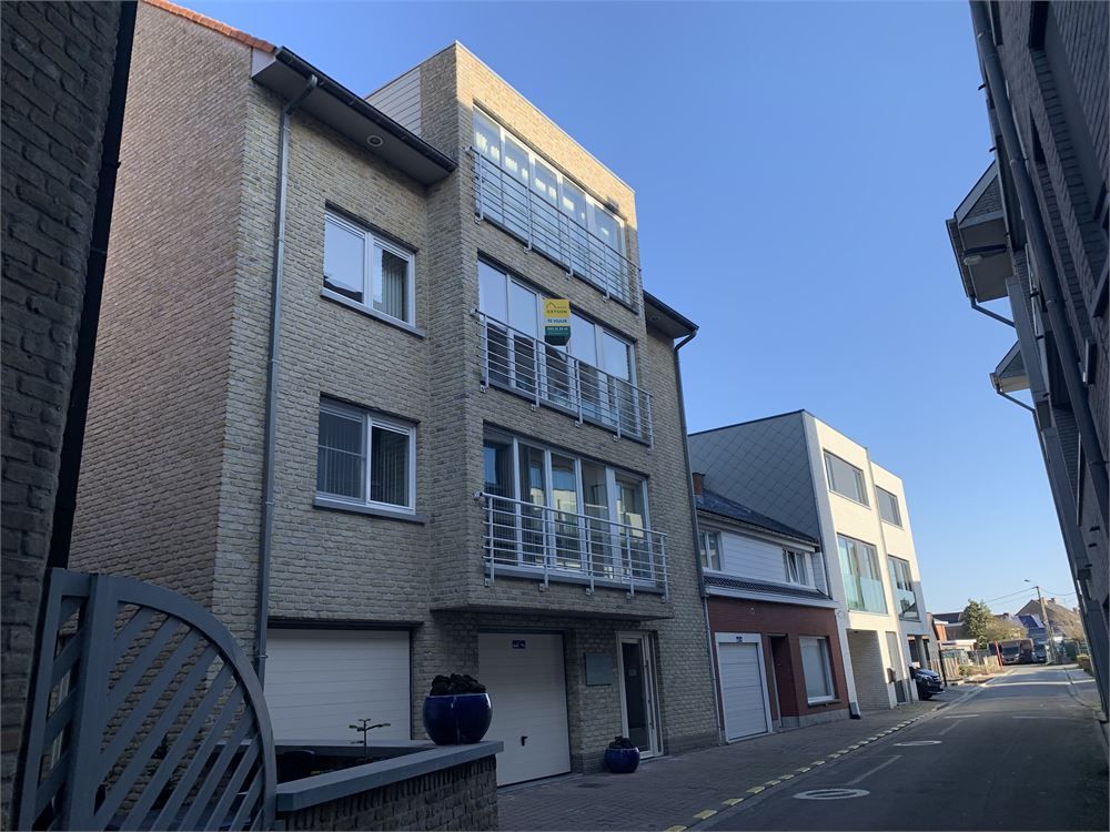 Lichtrijk appartement in het centrum van Torhout foto {{pictureIndex}}