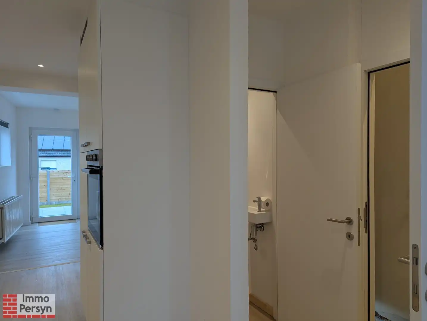 Rustig gelegen gezinswoning met tuintje foto 7