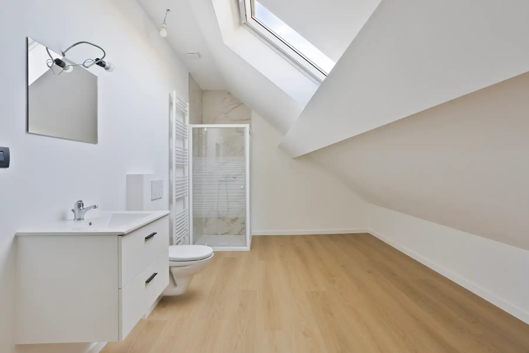 Volledig vernieuwde woning met 3 slaapkamers foto 23