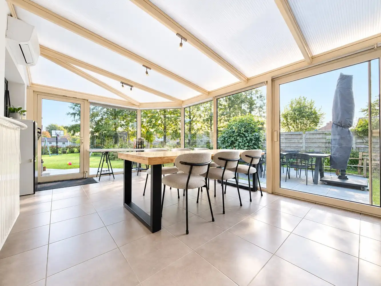 Unieke, ruime gezinswoning  (4 slpks) met zonnige tuin! foto 5