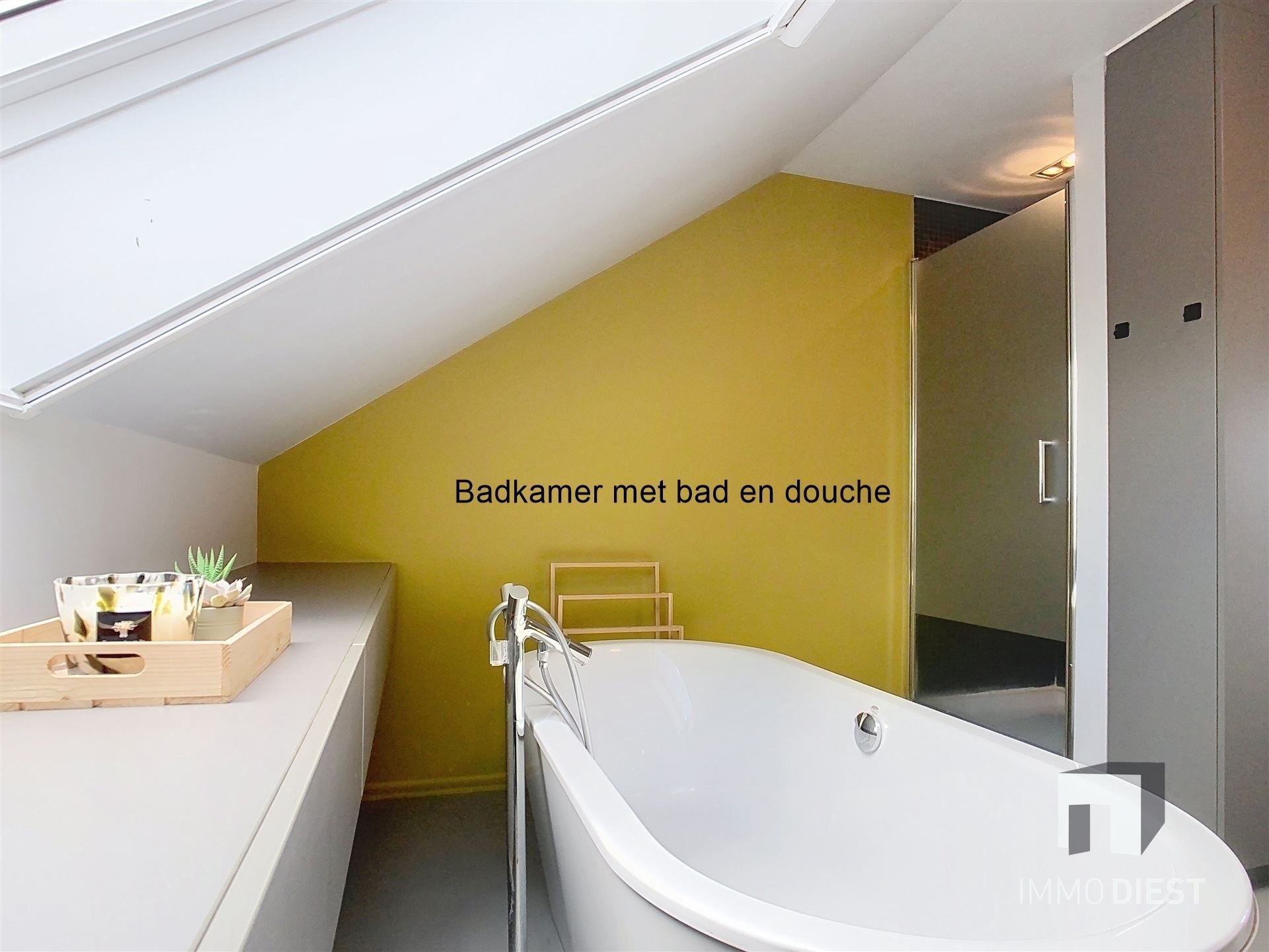 Handelspand met luxe woonst op goede locatie foto 33