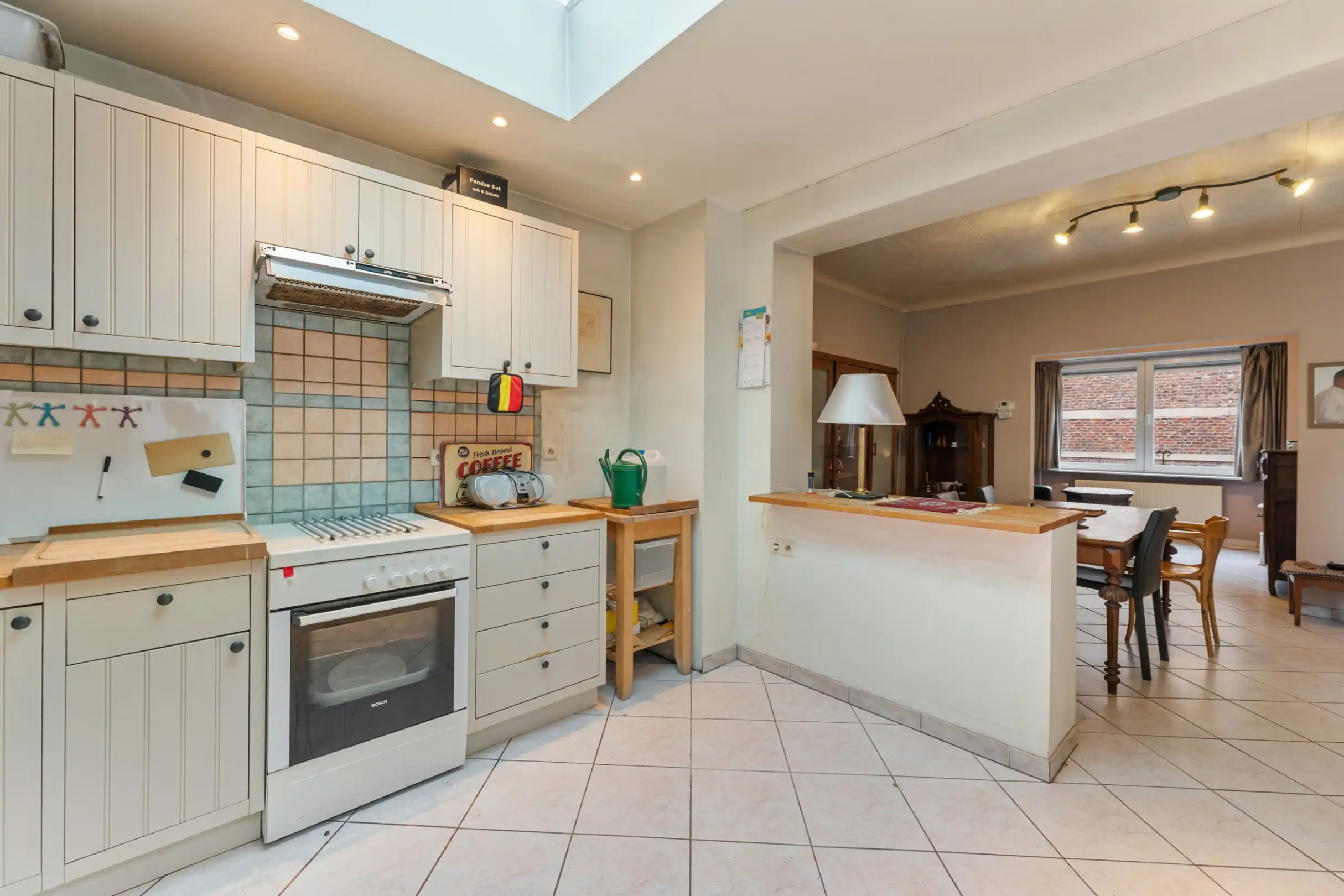 Charmante rijwoning op een toplocatie in hartje Tongeren. foto 8