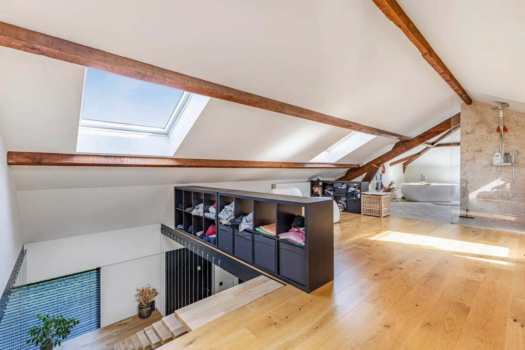 Uitzonderlijke eigendom met 4 slaapkamers en 3 badkamers foto 26