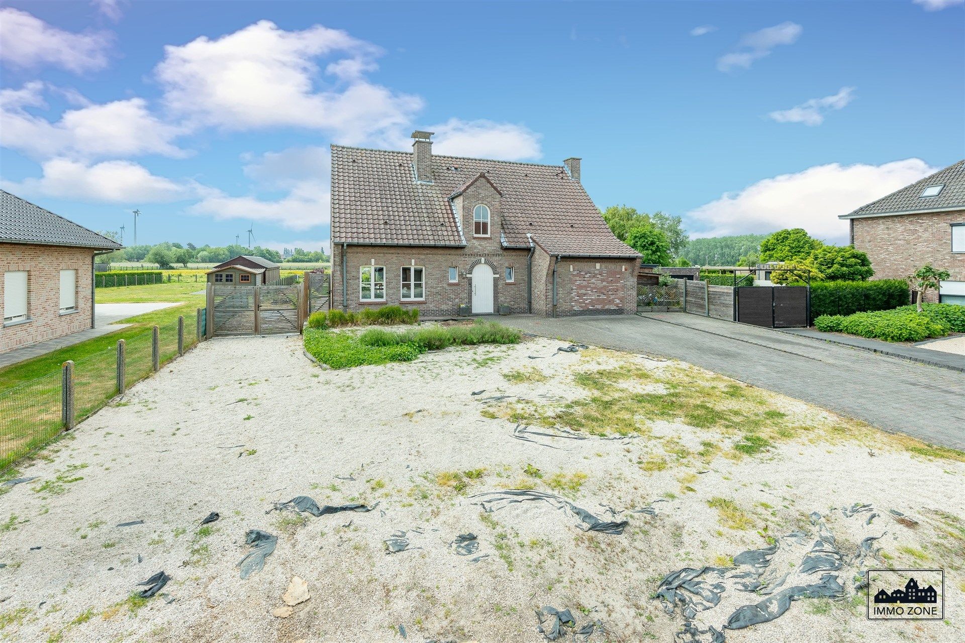 Ruime open bebouwing op riant perceel met mogelijkheden! foto {{pictureIndex}}