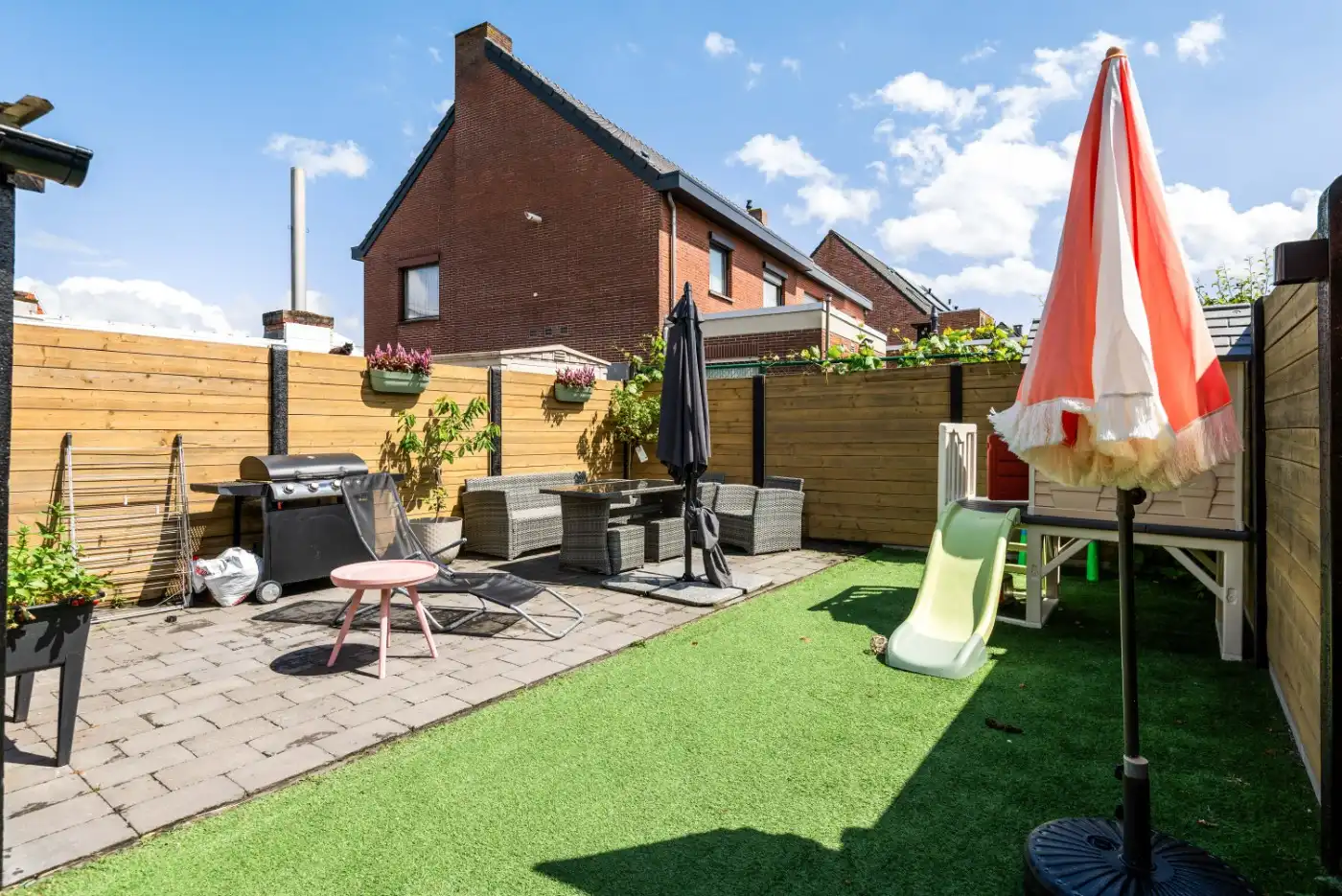 Top gelegen, gerenoveerde woning met 4 à 5 slpk. en zuid-tuin foto 23