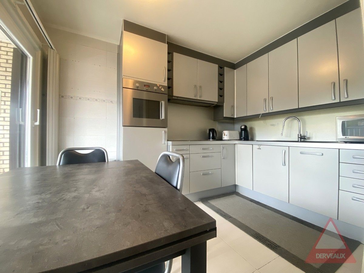 Menen - Verzorgd appartement met terras en garage op centrale ligging foto 5