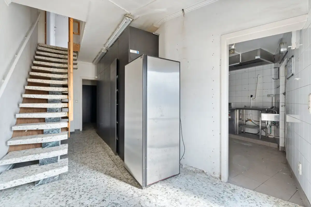 Ruime woning met handelspand te koop in De Panne foto 5