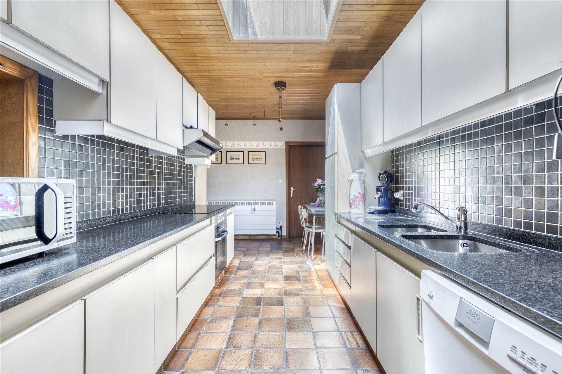 Charmante, energiezuinige woning met prachtige tuin foto 7