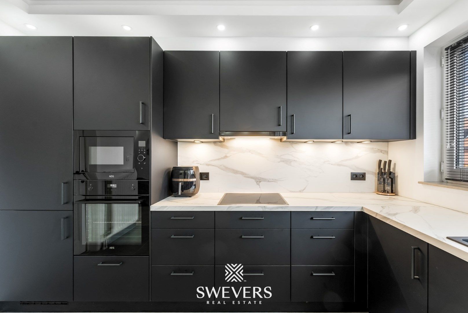 Volledig gerenoveerd appartement van 102 m² met ruim terras en garagebox foto 13