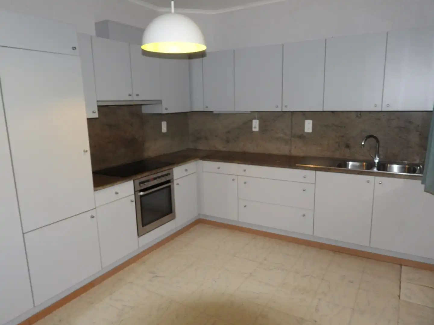 Charmante  woning met tuin op toplocatie te Drieslinter, Staionsplein 4 foto 10