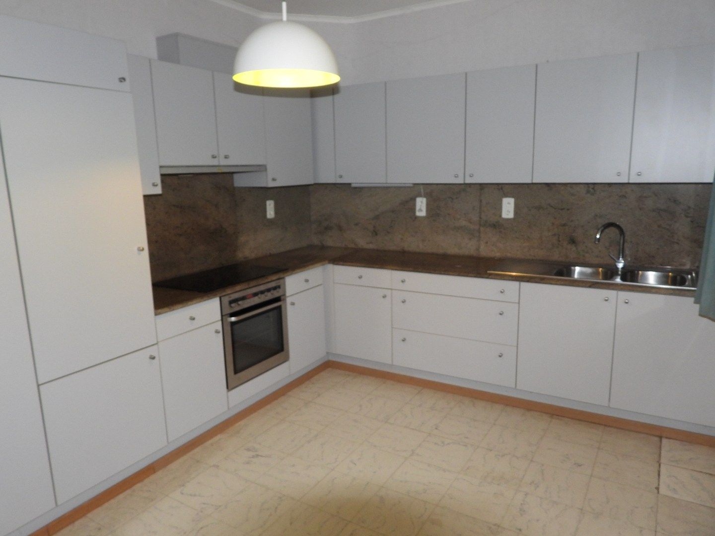 Charmante  woning met tuin op toplocatie te Drieslinter, Staionsplein 4 foto 10