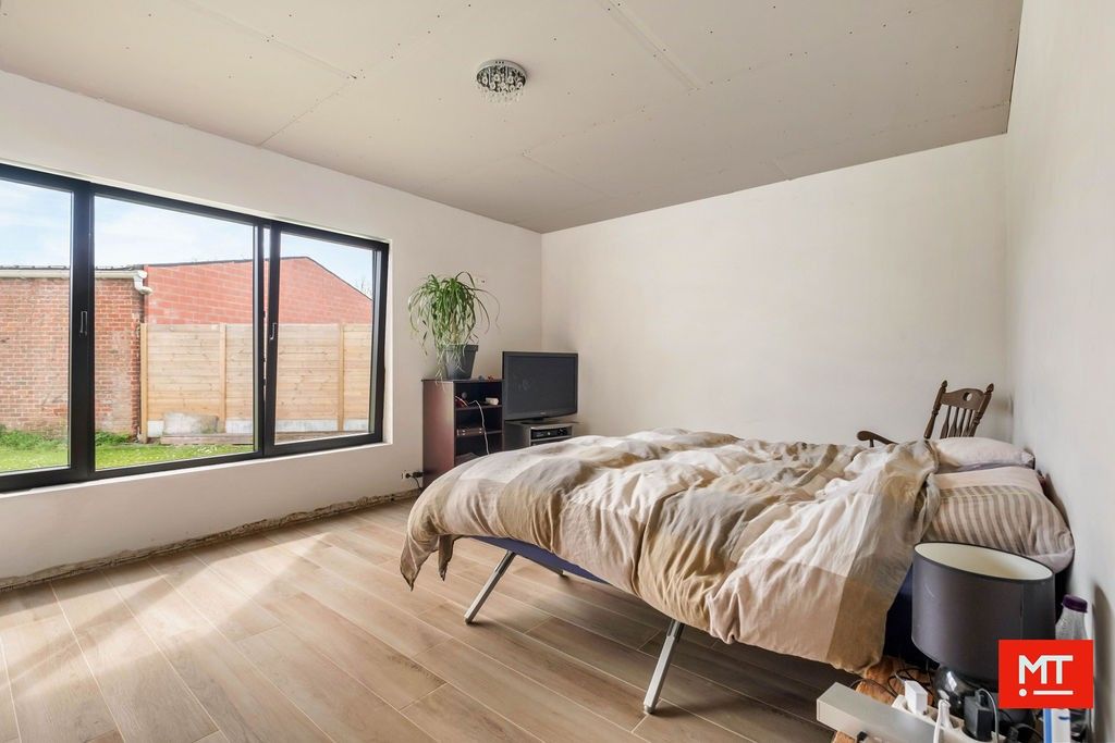 Bijzonder ruime alleenstaande woning op 1.828 m² in het centrum van Langemark foto 12