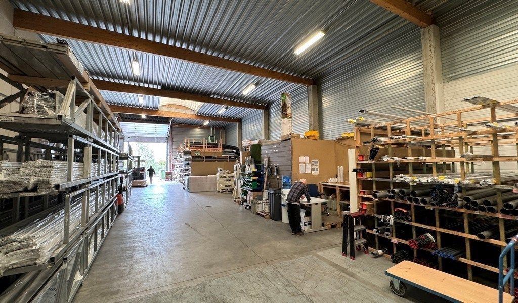 Magazijn met kantoor te huur Prins Boudewijnlaan Kontich foto 3